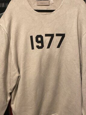 Fear of God ESSENTIALS Raw Edge Sweater – Wheat – Size L